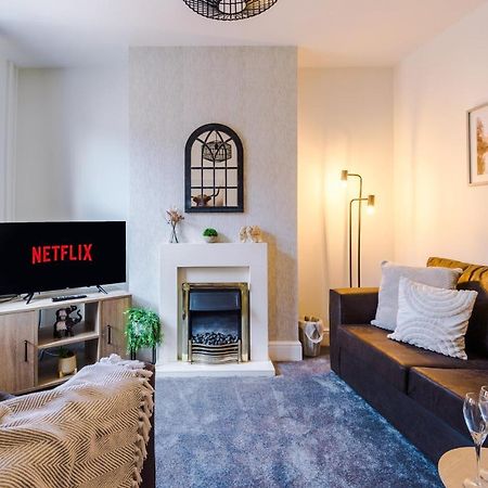 Bright 2-Bed Cottage In Chester By 53 Degrees Property, Ideal For Couples & Small Groups, City Centre - Sleeps 6 Eksteriør billede