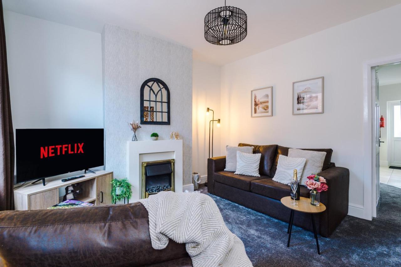 Bright 2-Bed Cottage In Chester By 53 Degrees Property, Ideal For Couples & Small Groups, City Centre - Sleeps 6 Eksteriør billede