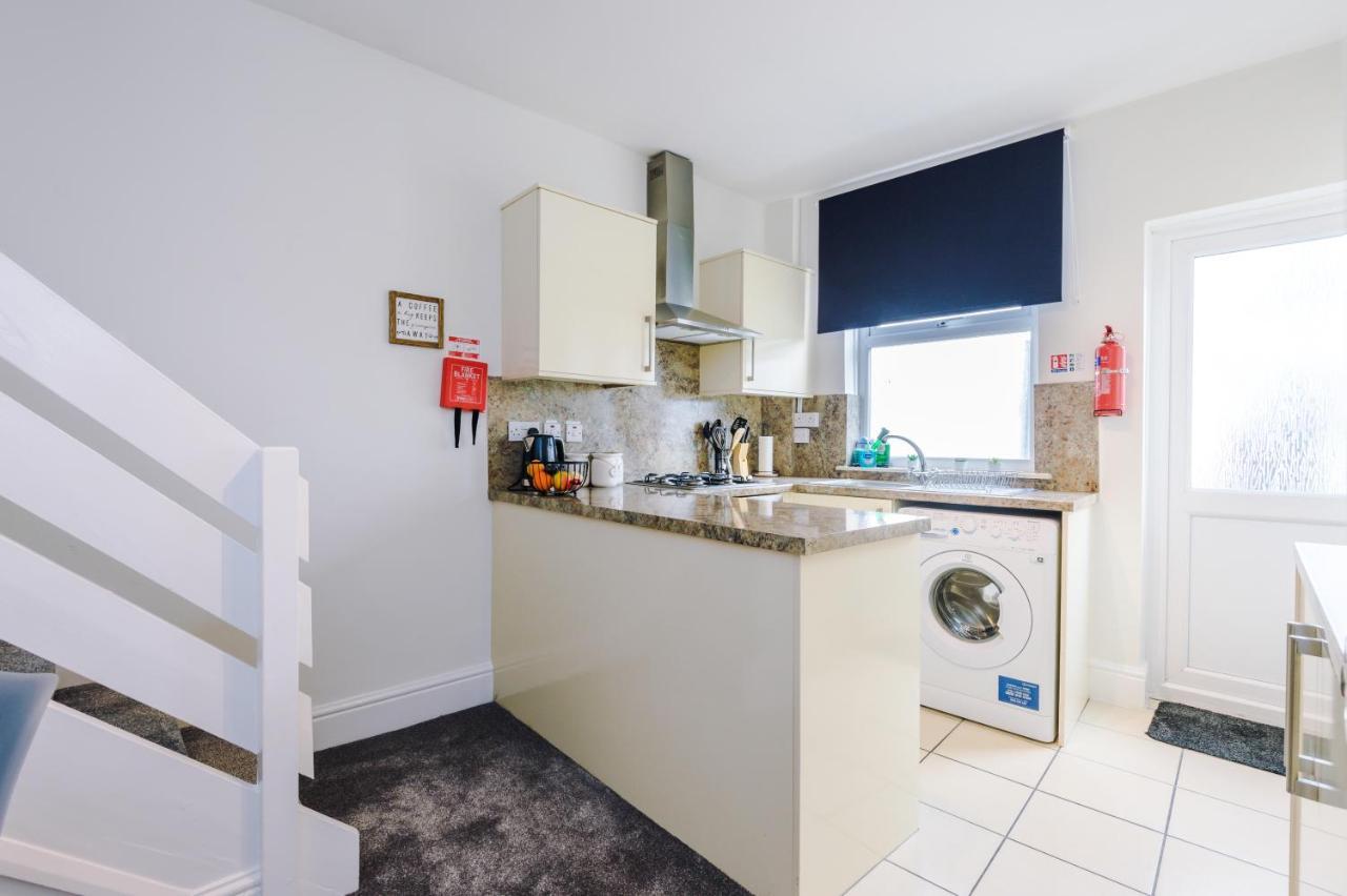 Bright 2-Bed Cottage In Chester By 53 Degrees Property, Ideal For Couples & Small Groups, City Centre - Sleeps 6 Eksteriør billede
