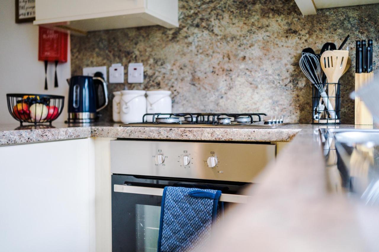Bright 2-Bed Cottage In Chester By 53 Degrees Property, Ideal For Couples & Small Groups, City Centre - Sleeps 6 Eksteriør billede