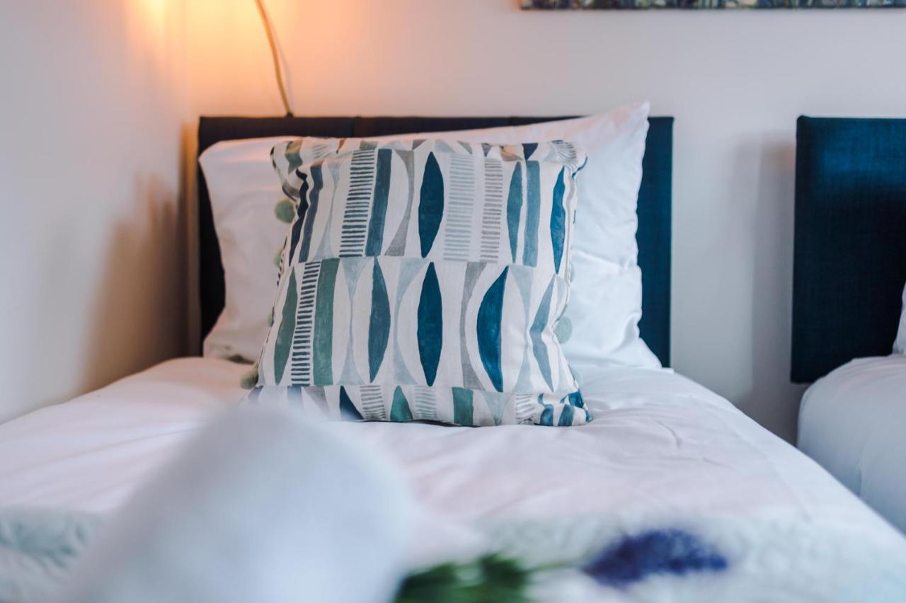 Bright 2-Bed Cottage In Chester By 53 Degrees Property, Ideal For Couples & Small Groups, City Centre - Sleeps 6 Eksteriør billede