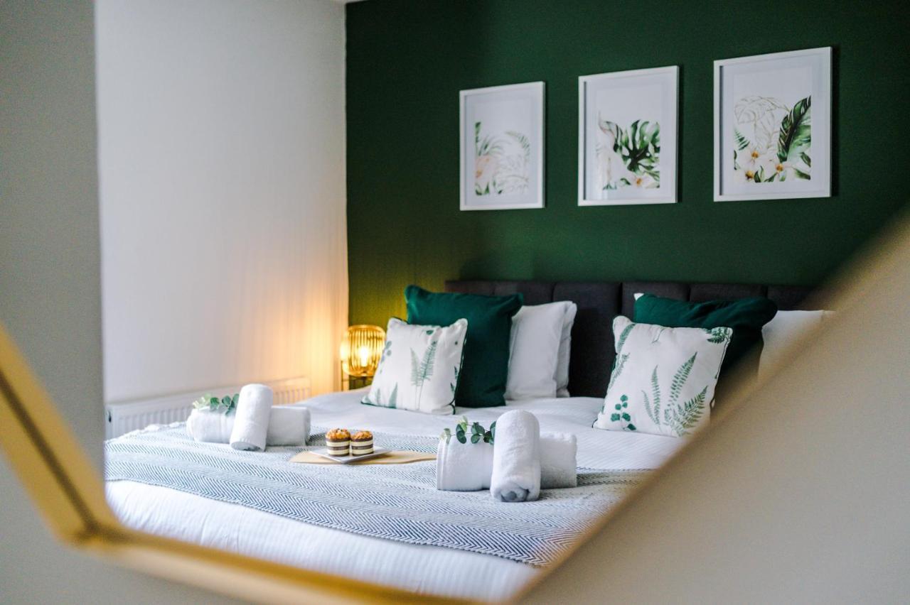 Bright 2-Bed Cottage In Chester By 53 Degrees Property, Ideal For Couples & Small Groups, City Centre - Sleeps 6 Eksteriør billede