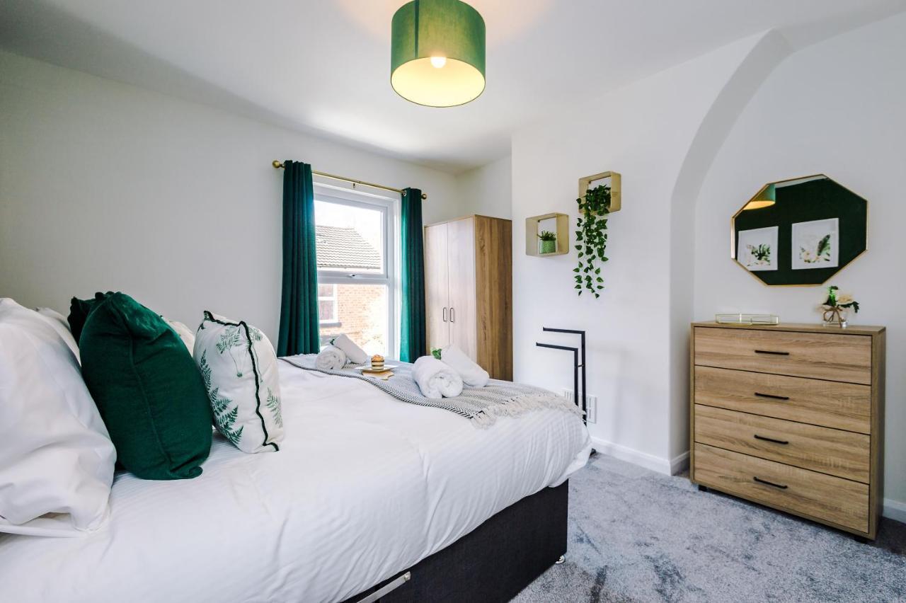 Bright 2-Bed Cottage In Chester By 53 Degrees Property, Ideal For Couples & Small Groups, City Centre - Sleeps 6 Eksteriør billede