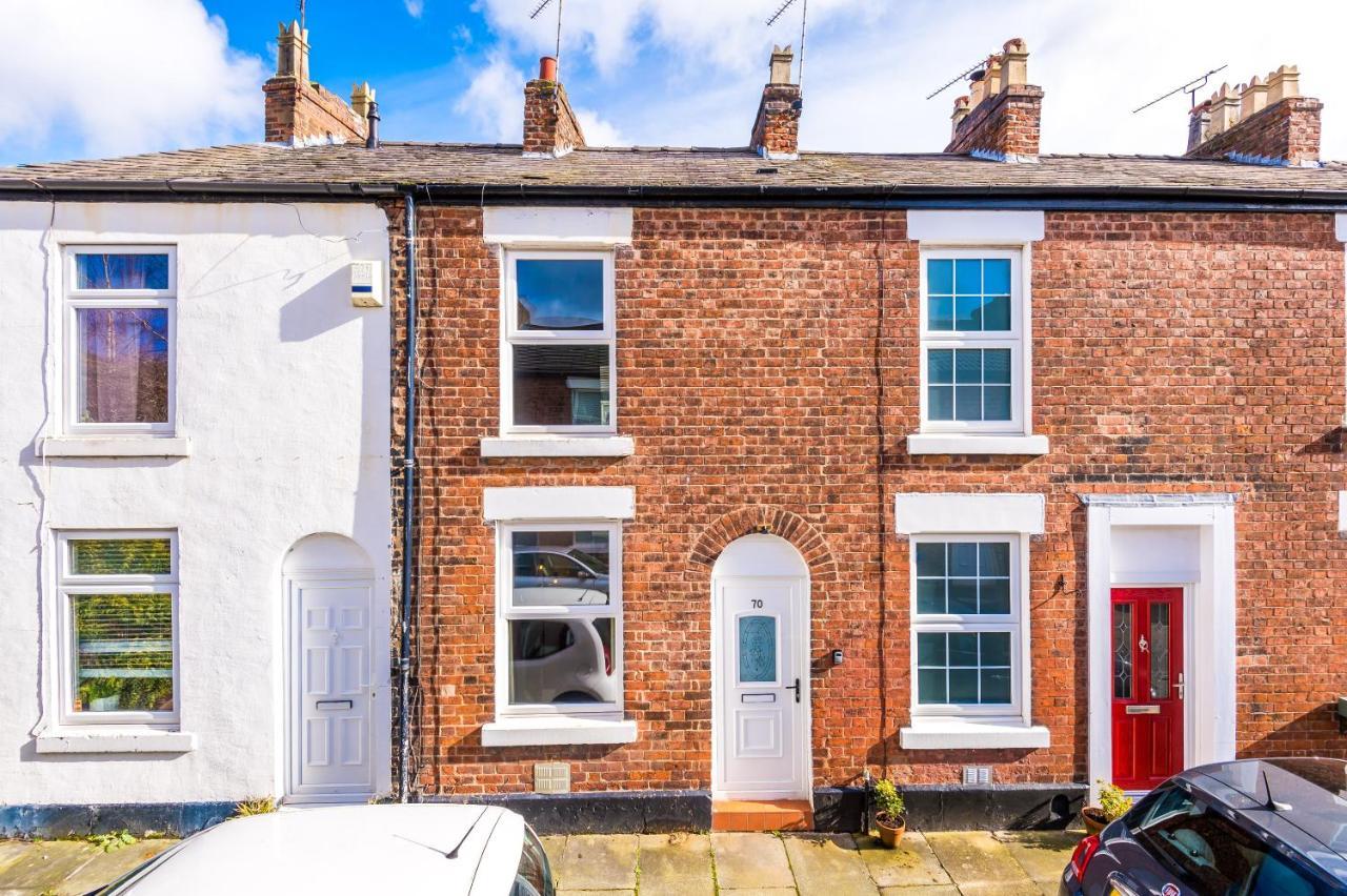 Bright 2-Bed Cottage In Chester By 53 Degrees Property, Ideal For Couples & Small Groups, City Centre - Sleeps 6 Eksteriør billede