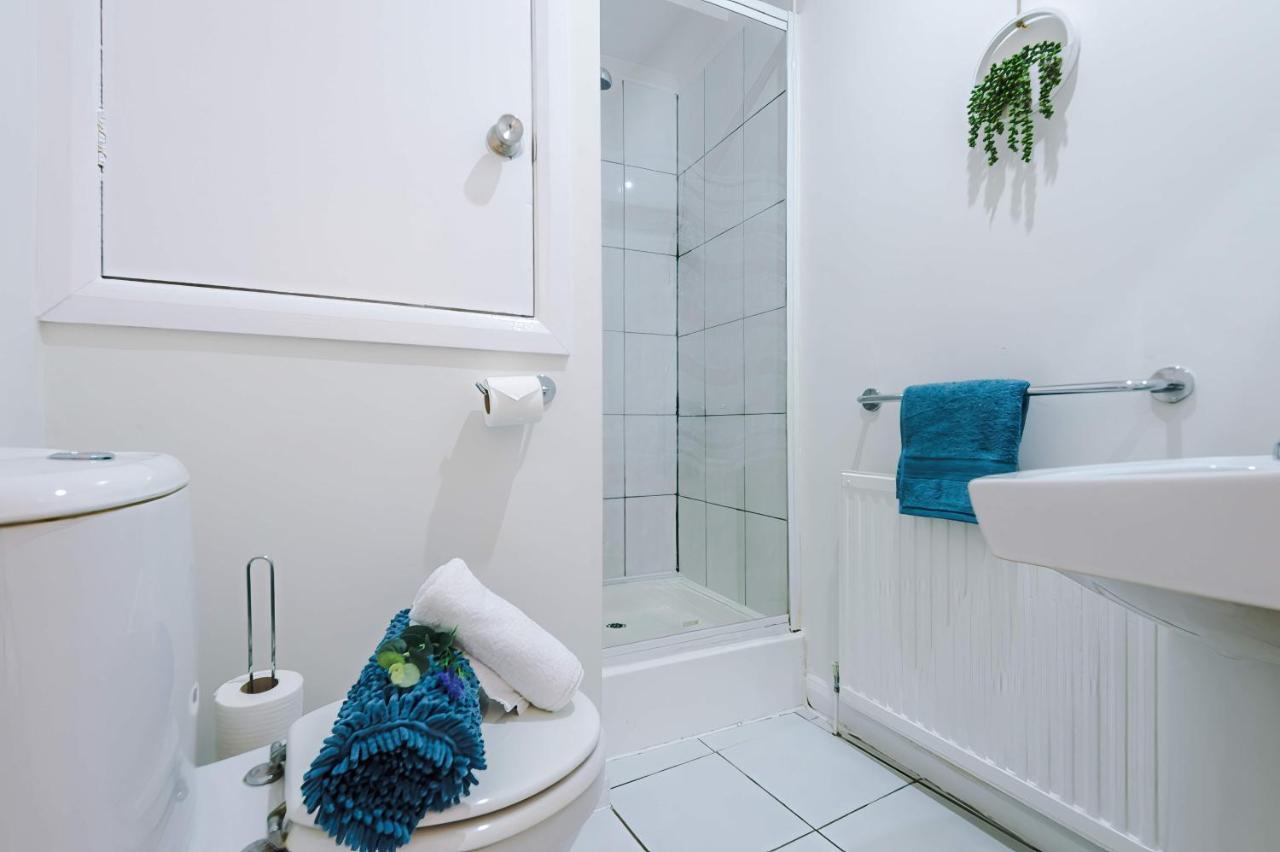 Bright 2-Bed Cottage In Chester By 53 Degrees Property, Ideal For Couples & Small Groups, City Centre - Sleeps 6 Eksteriør billede