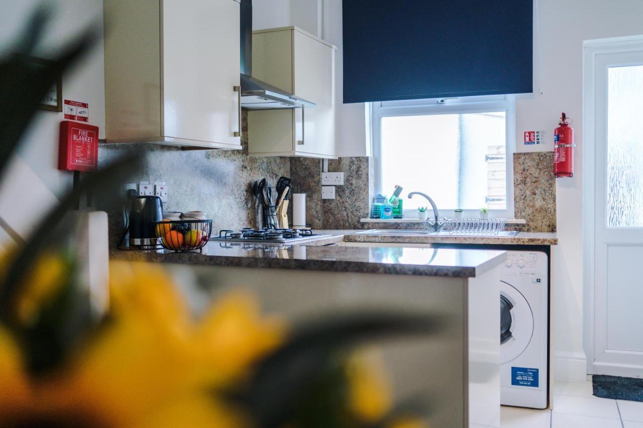 Bright 2-Bed Cottage In Chester By 53 Degrees Property, Ideal For Couples & Small Groups, City Centre - Sleeps 6 Eksteriør billede